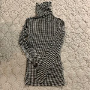 Club Monaco Houndstooth Light Turtle Neck